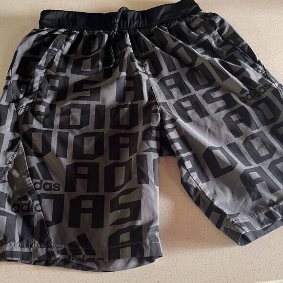 Adidas All Over Print Shorts Men’s Small 9 inseam - Picture 1 of 8